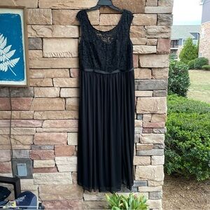 David’s Bridal black sleeveless lace layered dress gown Lime New 18